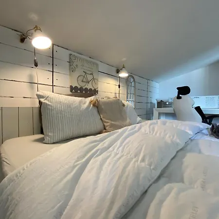 Calm Balcony Apartment